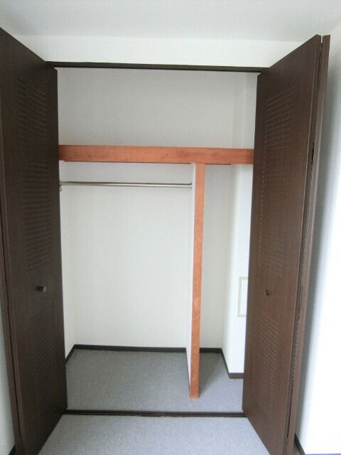 収納　＊他号室の写真です