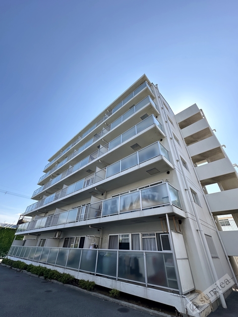 建物外観　鉄筋コンクリート造・ガッチリとした建物です♪♪