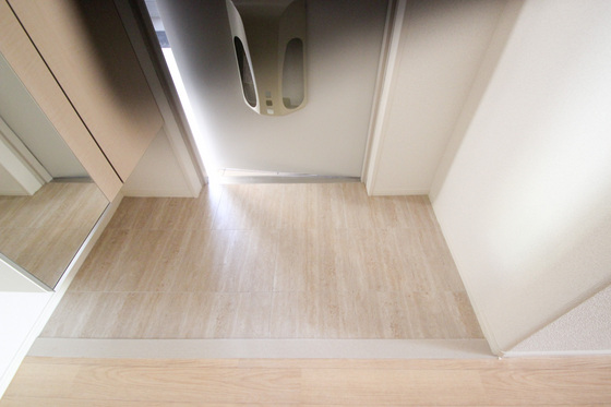 玄関　※別部屋の写真です