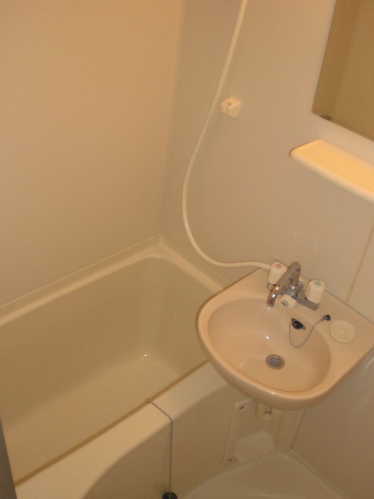 バス・シャワールーム　現況優先