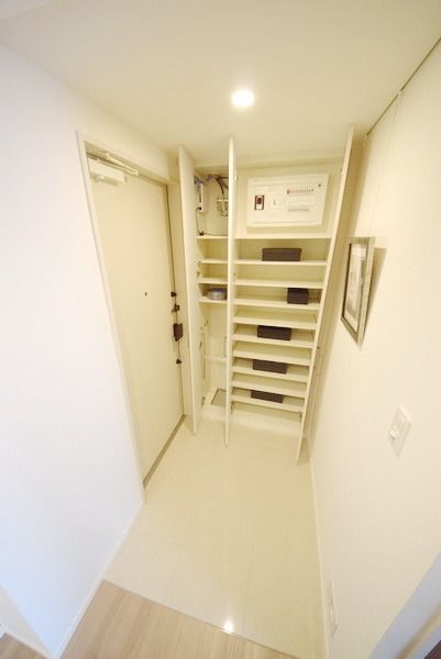 玄関　玄関　シューズボックス