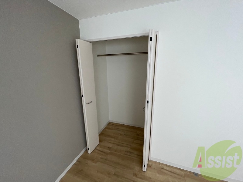 収納　寝室の収納です。部屋がすっきり片付きます。