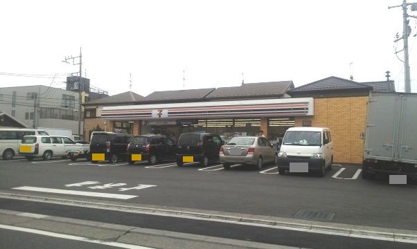 コンビニ　セブン　さいたま曲本3丁目店（コンビニ）まで550m