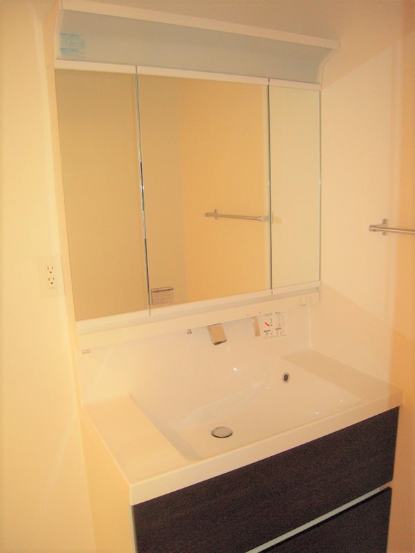 洗面設備　【WIC付きでたっぷり収納♪】