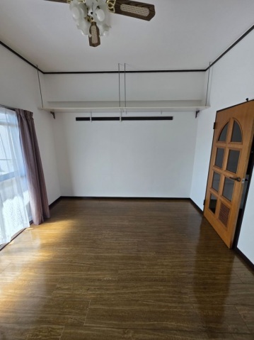 居室・リビング　同物件別号室の写真です。