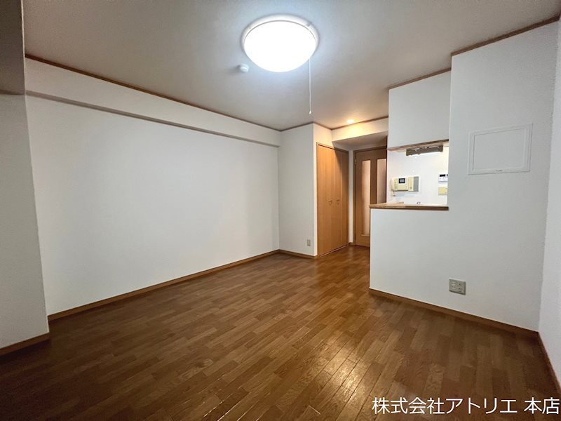 居室・リビング　室内