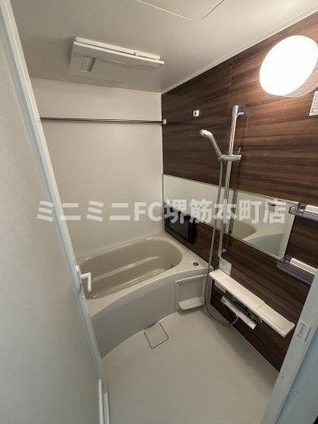 バス・シャワールーム　※奇数階はホワイト系のお部屋です。