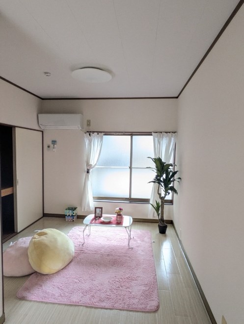 居室・リビング　家具は入居時には撤去されます