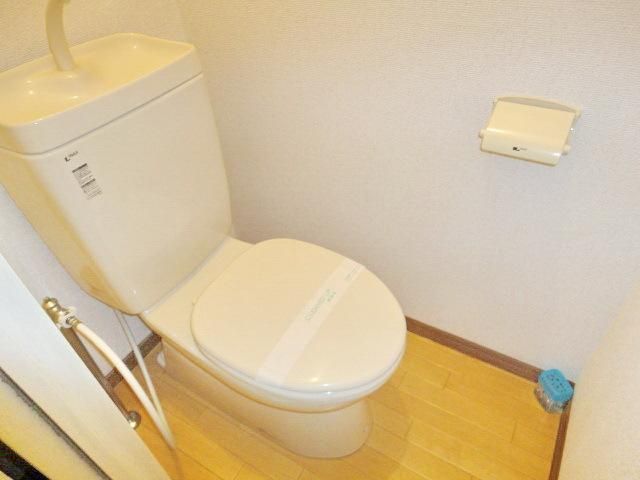 トイレ　＊別部屋参考写真です。