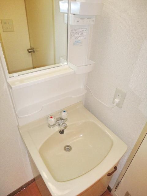 洗面設備　＊別部屋参考写真です。