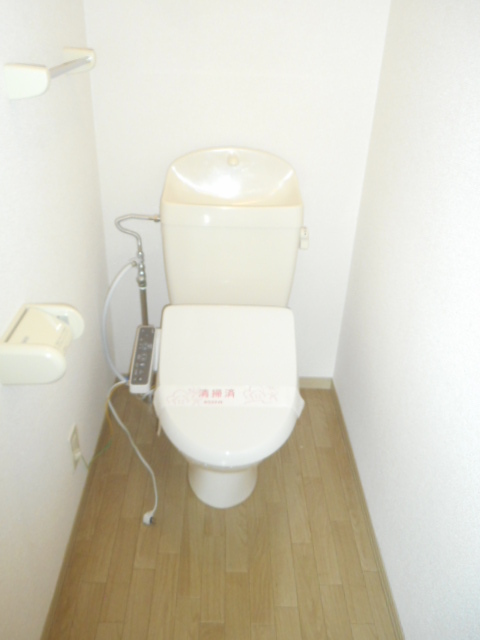 トイレ　温水洗浄便座