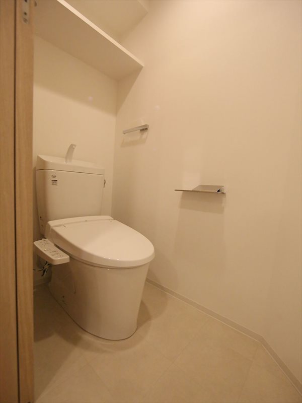 トイレ　温水洗浄暖房便座付トイレ