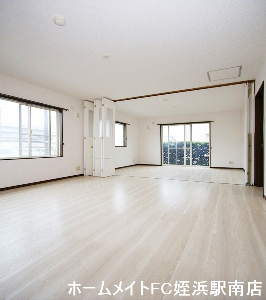 居室・リビング　★角部屋施工です！★参考写真