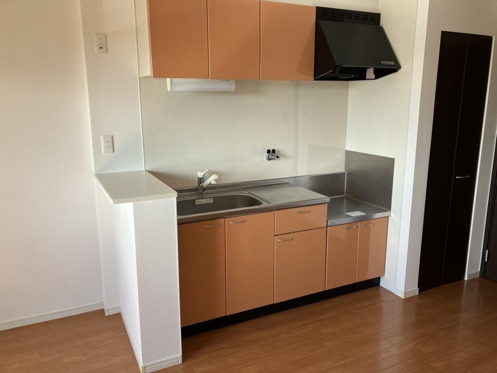 キッチン　※写真は同物件同タイプ別室のものです