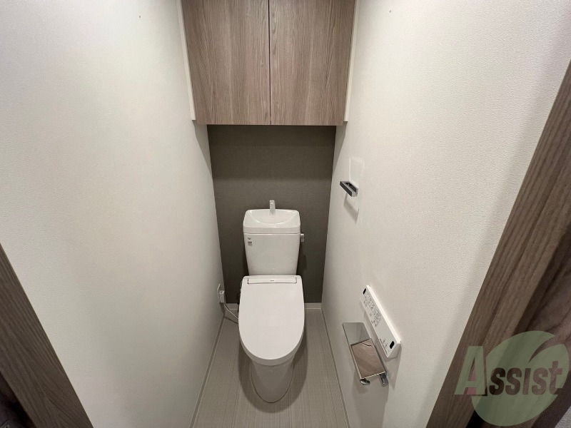 トイレ　こちらはトイレになります。ウォシュレット機能付です。