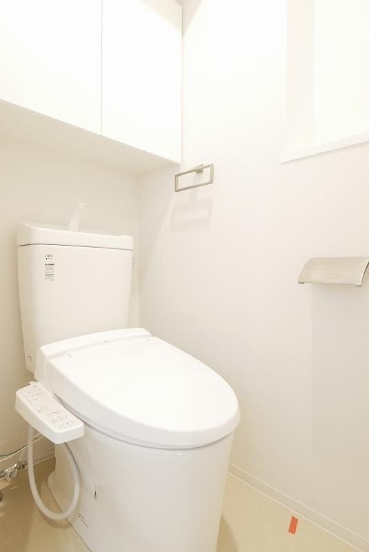 トイレ　※別部屋の参考写真です。