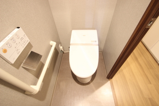 トイレ　※別の部屋の写真です