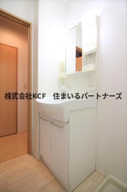 洗面設備　独立洗面台で身支度をすべて済ませてしまいましょう