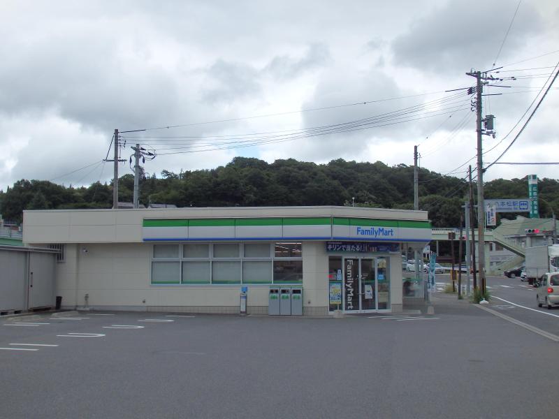 コンビニ　ファミリーマート（コンビニ）まで1000m