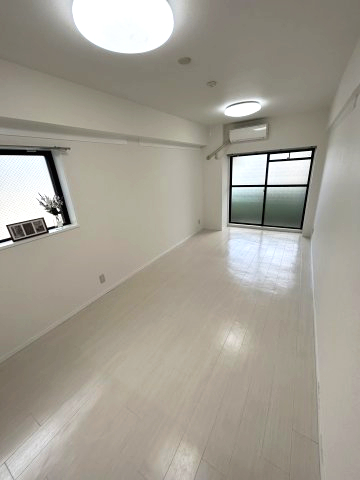 居室・リビング　※写真は同じマンションの違う部屋のものになります。