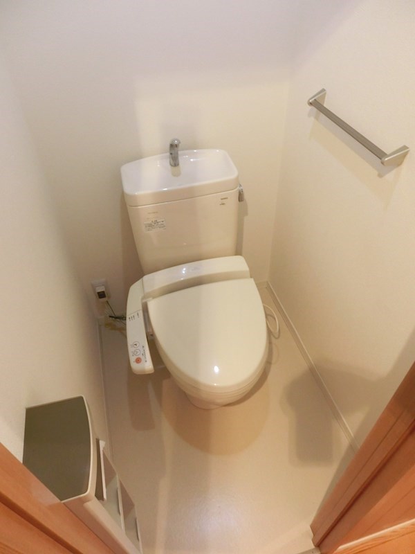 トイレ　※同物件参考写真
