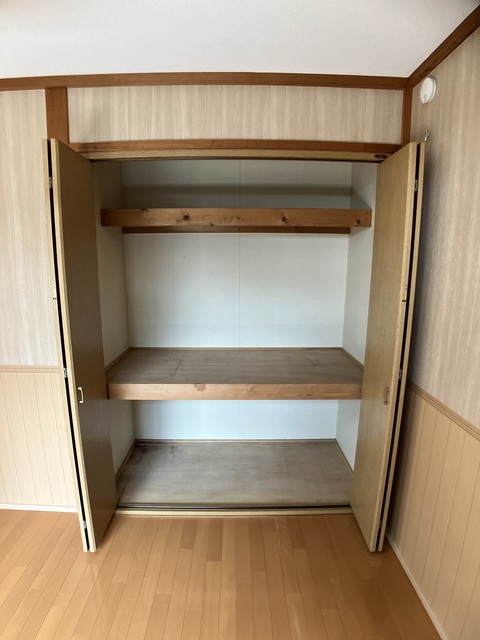 収納　※補修前の参考画像の為、設備等は現況優先。