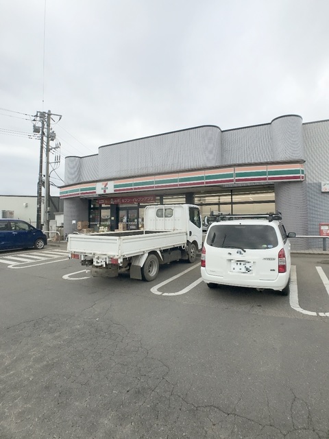 コンビニ　セブンイレブン八街四木店（コンビニ）まで2080m