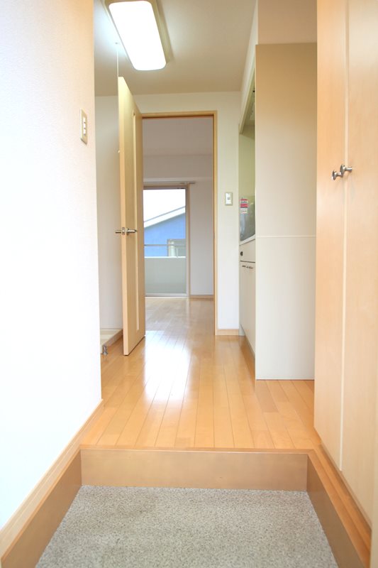 玄関　maison S.K.M  　荒川区西日暮里2