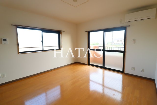 居室・リビング　同物件別部屋です。
