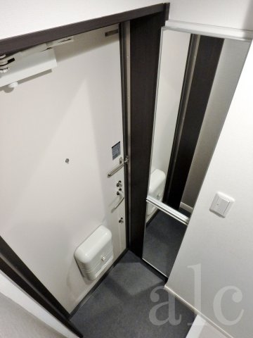 その他設備　玄関部　姿見鏡