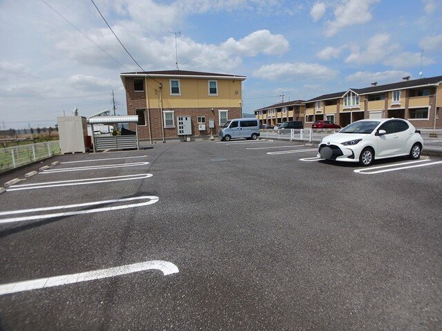 駐車場　駐車場に車を止められます