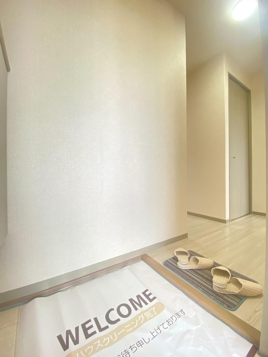 玄関　※別部屋参考写真