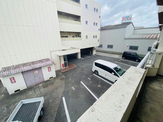 駐車場　駐車場