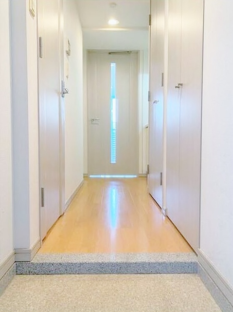 玄関　他住戸の参考写真です。