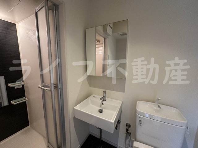 洗面設備　独立洗面台です