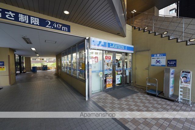 コンビニ　ローソン京王プレッソイン新宿店（コンビニ）まで408m