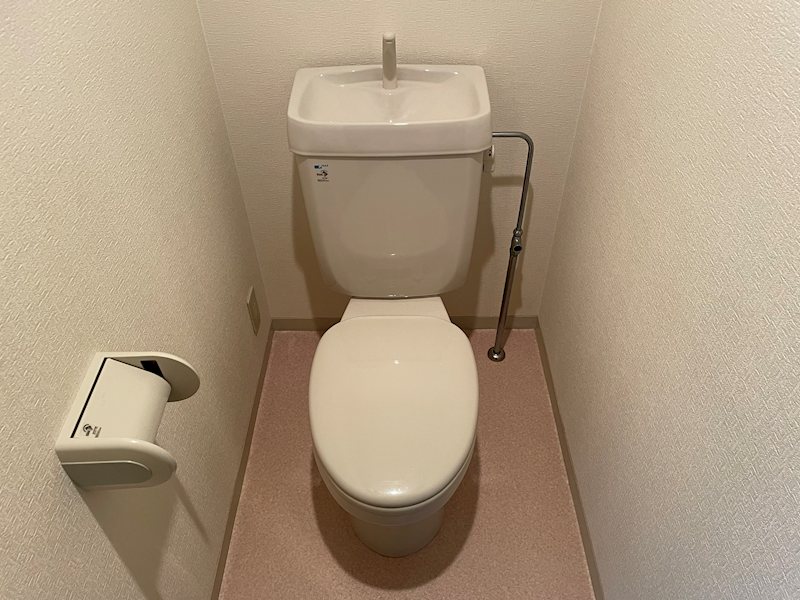 トイレ　参考写真掲載。