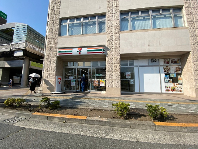 コンビニ　セブンイレブン立川南駅前店（コンビニ）まで109m