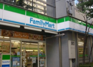 コンビニ　ファミリーマート江戸川橋駅西店（コンビニ）まで162m
