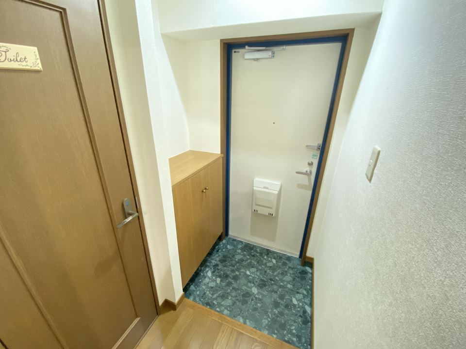 玄関　靴箱付いてます