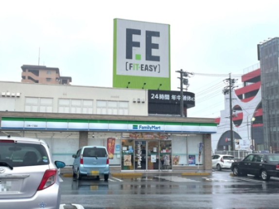 コンビニ　ファミリーマート 三条一丁目店（コンビニ）まで346m