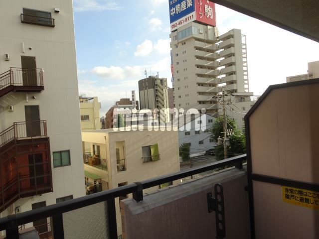 バルコニー　南向きで日当たり良好