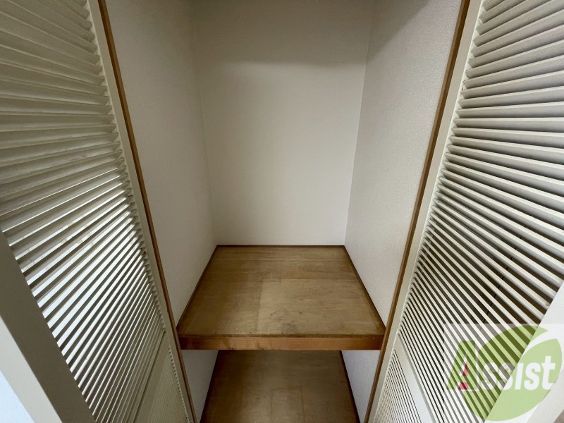 収納　寝室の収納です。部屋がすっきり片付きます。