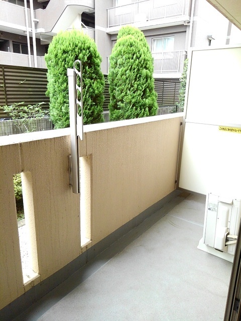 バルコニー　同じ施工会社の参考写真