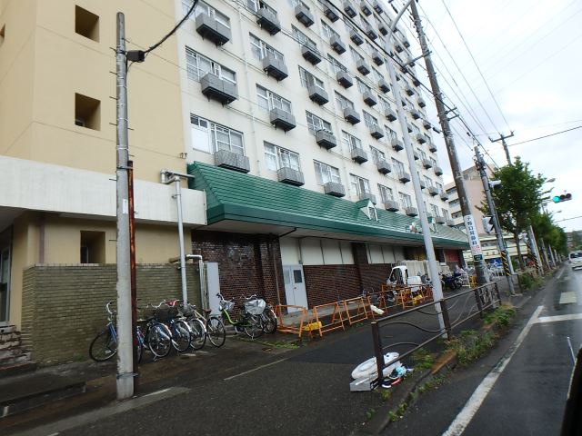 スーパー　マルエツ（スーパー）まで440m