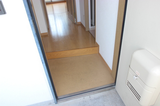 玄関　※別部屋の写真です