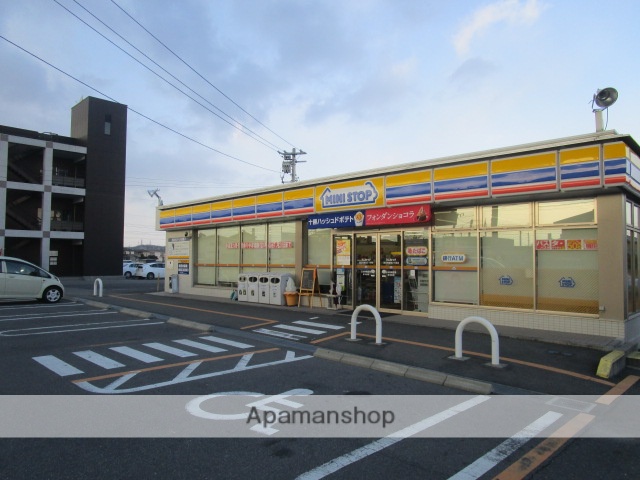 コンビニ　ミニストップ（コンビニ）まで637m