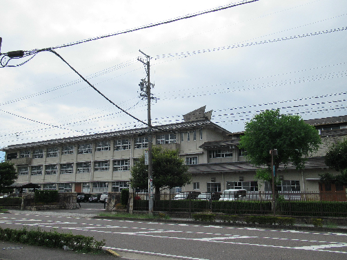 中学校　岐阜市立東長良中学校（中学校）まで301m