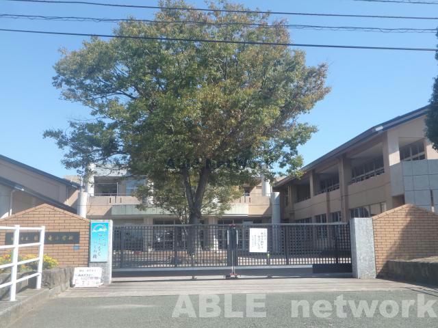 小学校　熊本市立日吉東小学校（小学校）まで699m