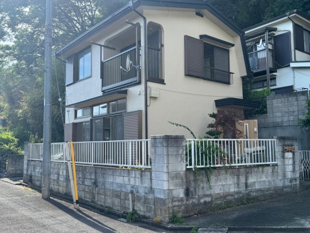 建物外観　外壁塗装もできていて、築古ですが雨漏り等も安心！